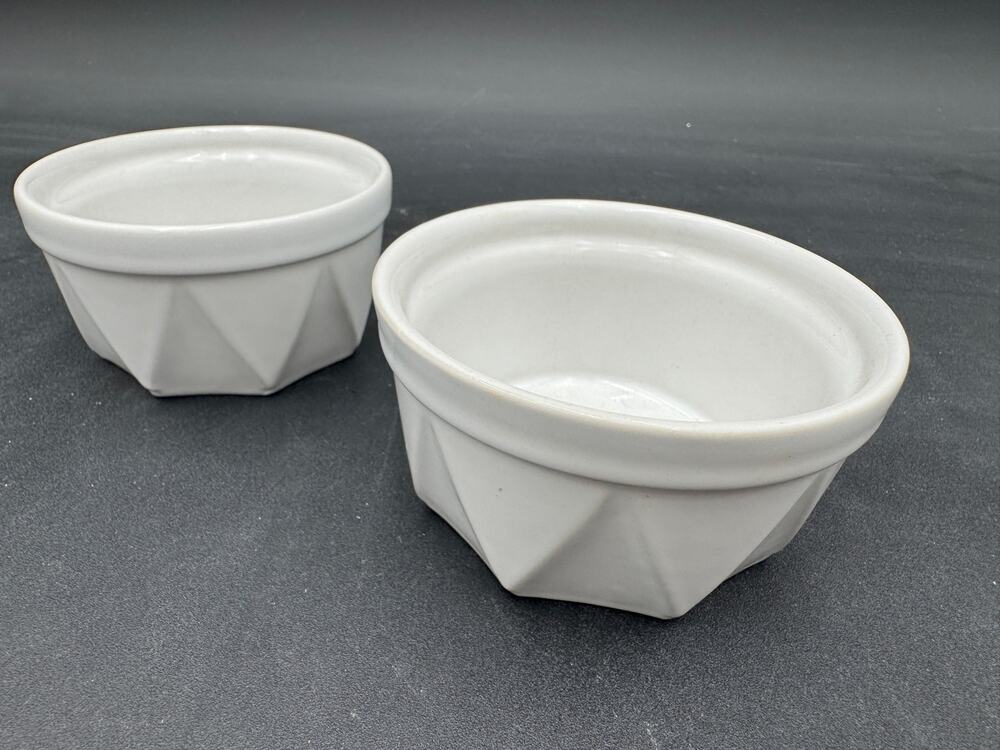 Set of 2 Vtg Cerutil Stoneware Portugal #R75 Small Diamond Cut Bowls 3.5" x1.75"